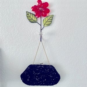 Richere small hand-beaded evening purse, gold-tone chain, kiss lock closure